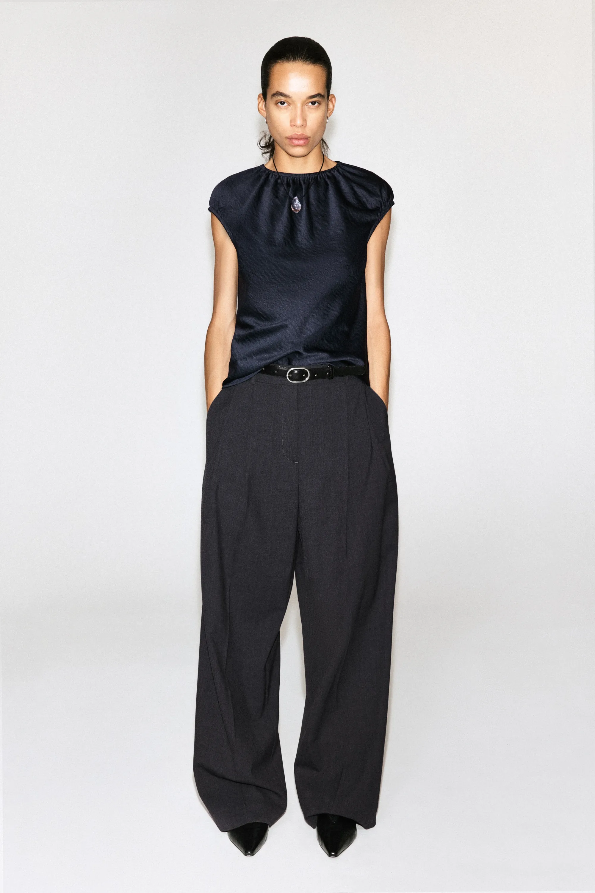 TOP EN SATIN FRONCÉ - BLEU MARINE
