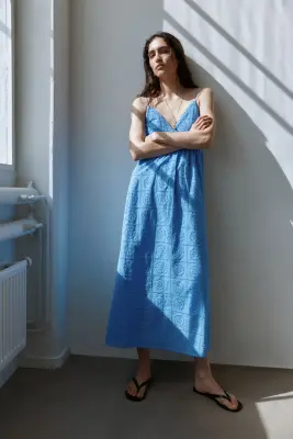 Robe en broderie anglaise avec bretelles à nouer - Bleu — photo 2