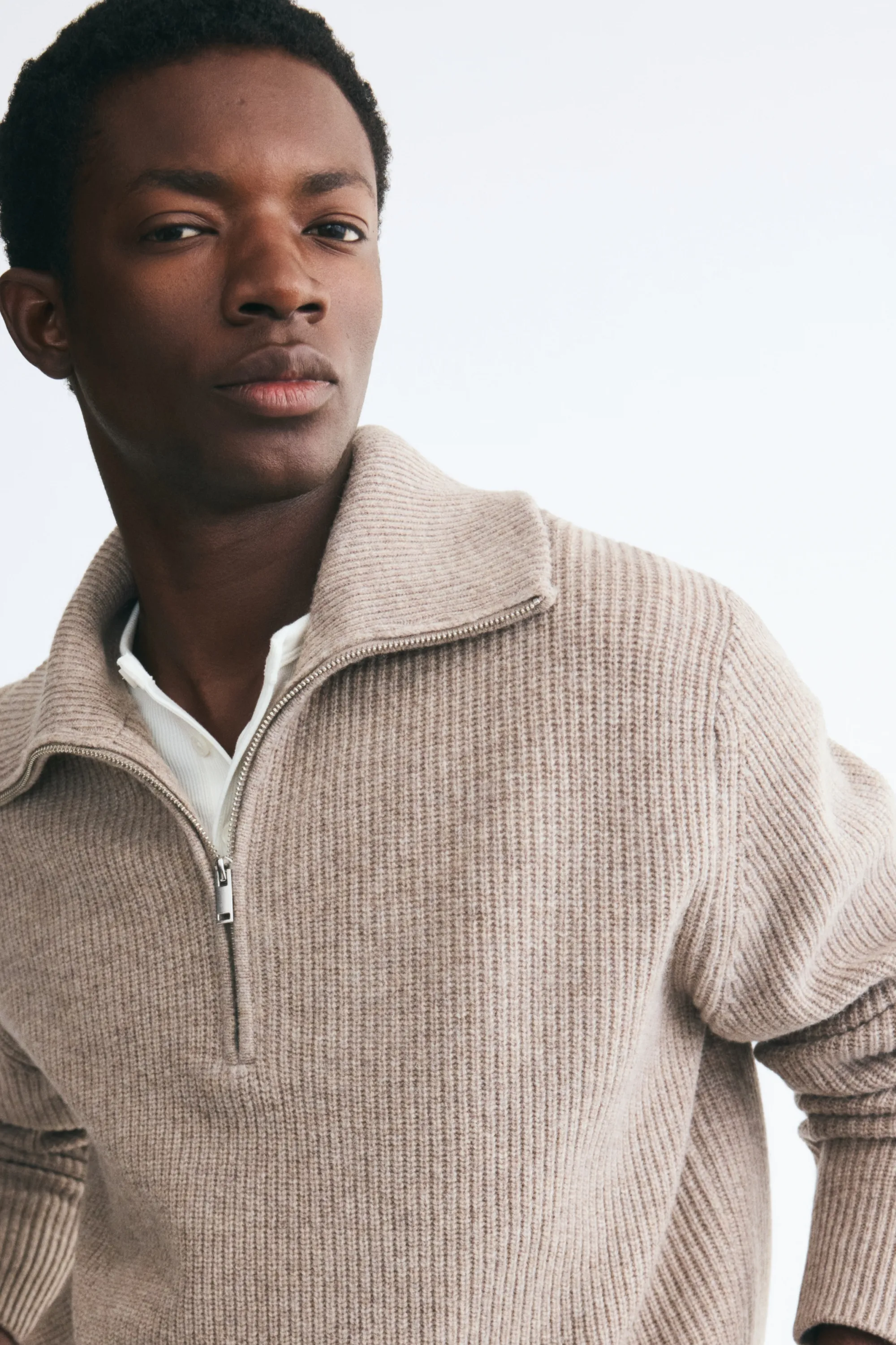 Pull Regular Fit en laine avec col zippé - Beige