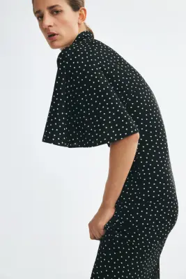Robe en jersey avec manches papillon - Noir/pois — photo 2