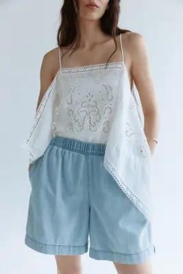 Short en denim avec taille élastique - Bleu denim clair — photo 3