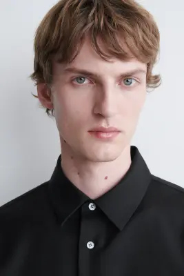 CHEMISE DÉCONTRACTÉE EN SERGÉ DE LAINE - NOIR — photo 4