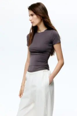 T-shirt ajusté en modal - Violet ancien foncé — photo 2