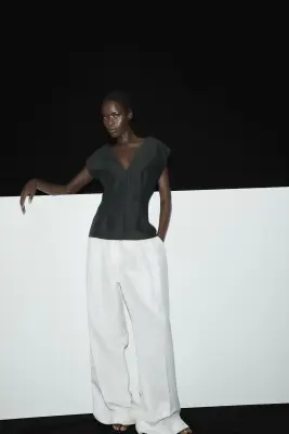 Top à encolure en V - Noir — photo 3