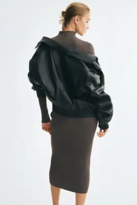 Robe en maille côtelée avec col cheminée - Taupe foncé — photo 4