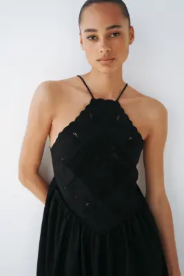 Robe évasée avec broderie anglaise - Noir — photo 2