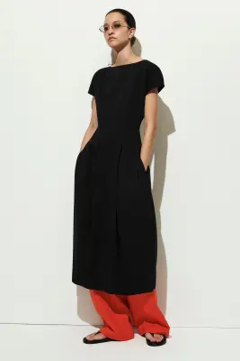 ROBE MIDI SCULPTÉE EN JERSEY - NOIR — photo 5