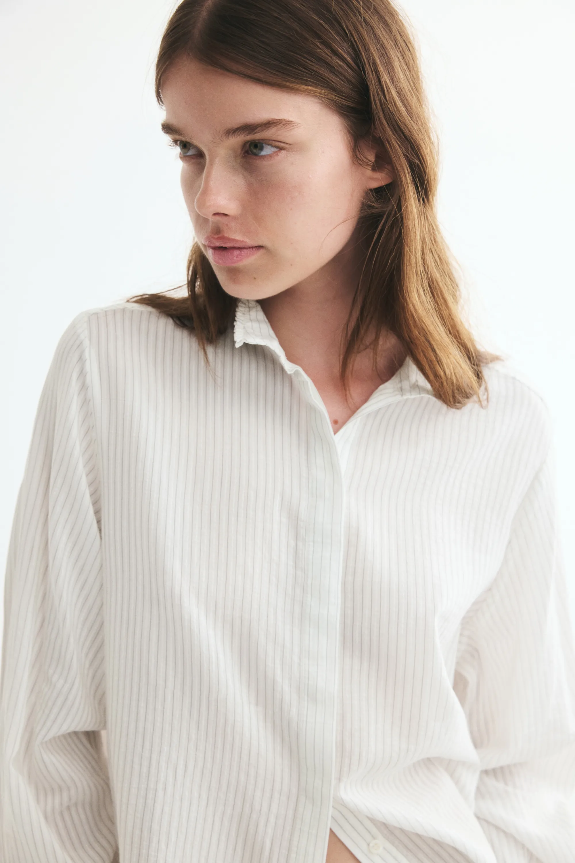 Chemise à col droit avec bords ruchés - Blanc/rayé