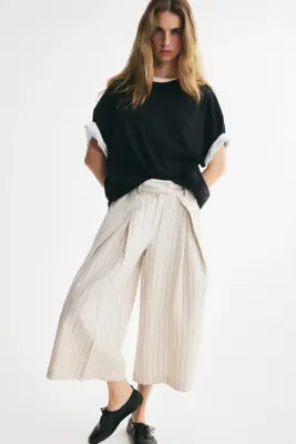 Jupe-culotte avec détails croisés - Beige clair/rayures tennis — photo 2