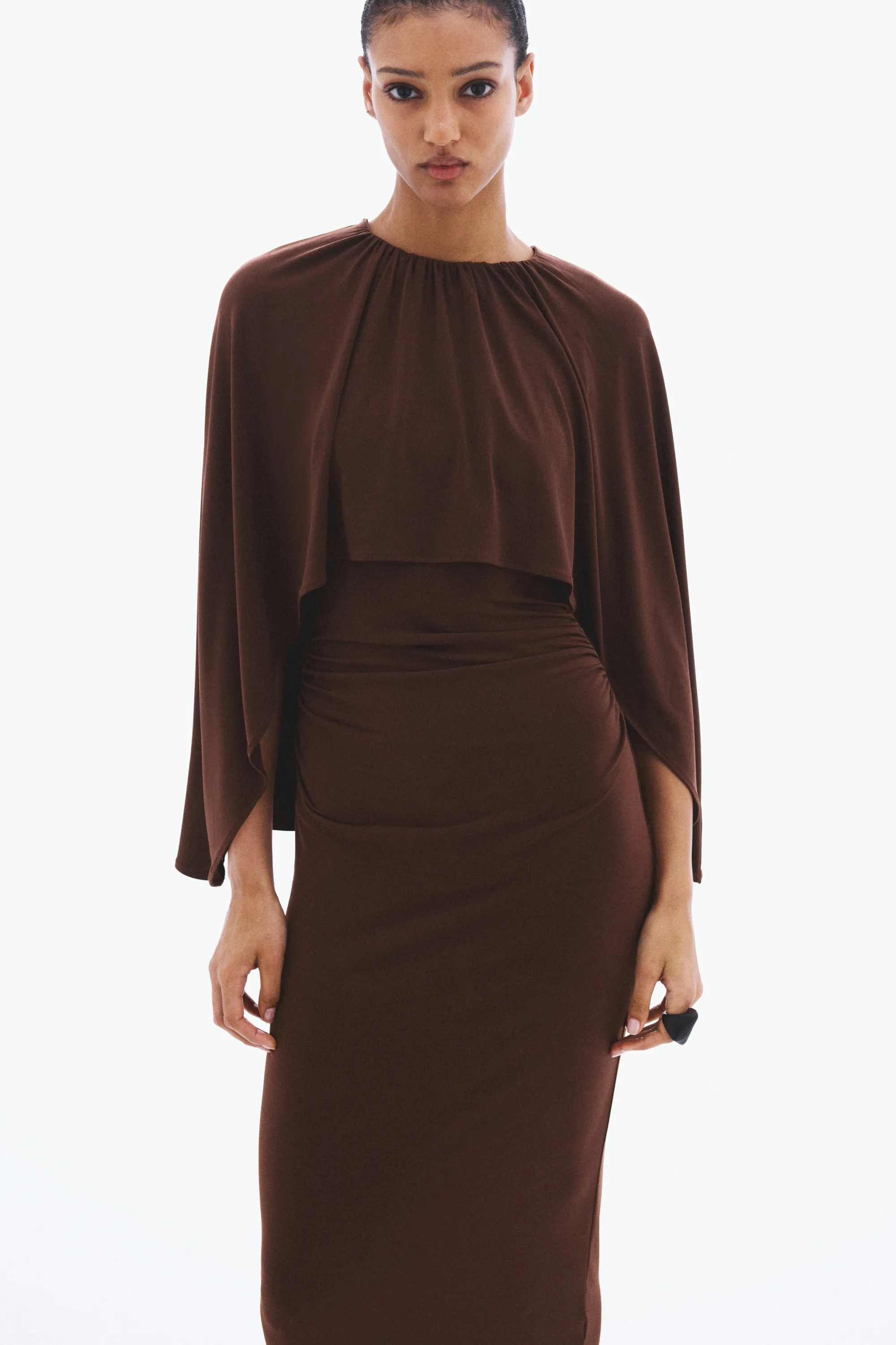 Robe à effet drapé avec cape - Marron foncé
