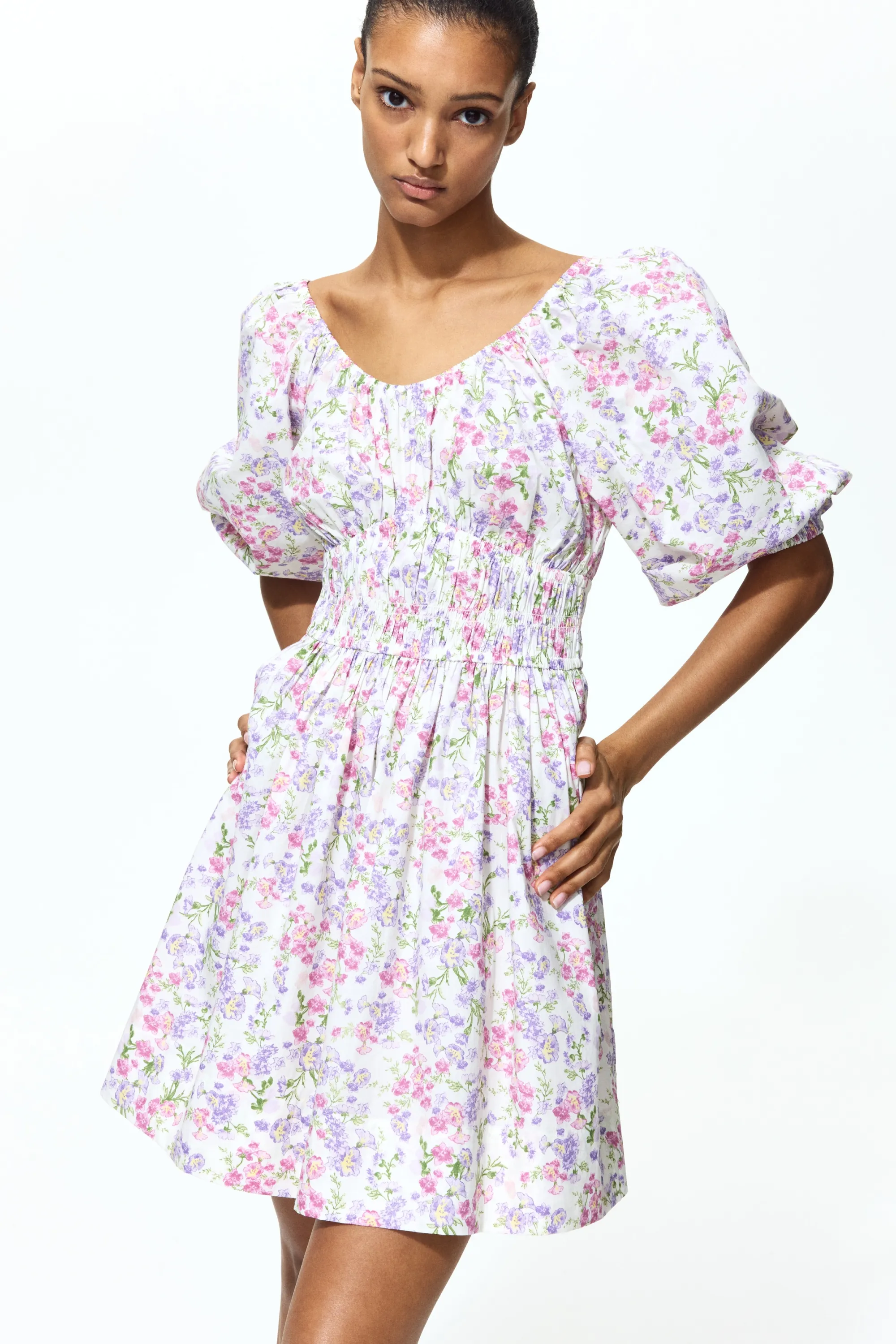 Robe en coton avec jupe évasée - Blanc/fleuri
