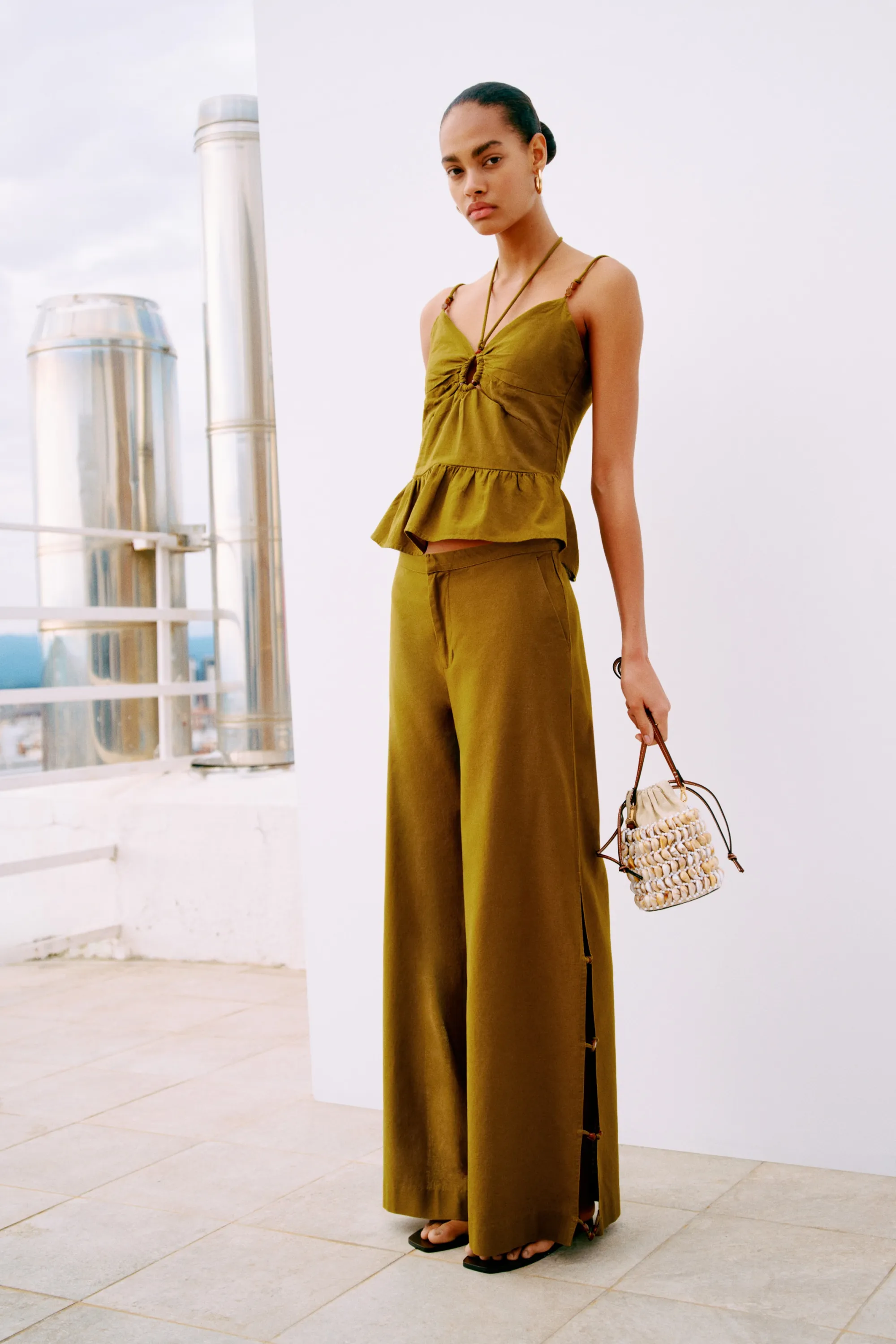Pantalon en lin mélangé avec ouvertures - Vert olive