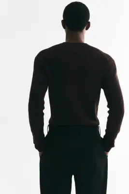 T-shirt côtelé Slim Fit avec col tunisien - Marron foncé — photo 3