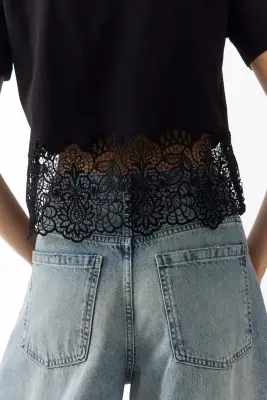 T-shirt avec dentelle - Noir — photo 2