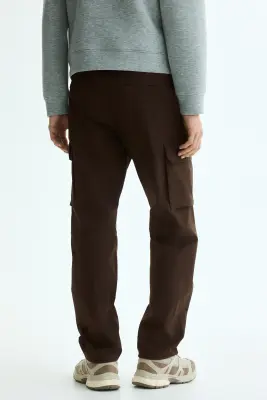 Pantalon cargo Regular Fit - Vert kaki foncé — photo 2