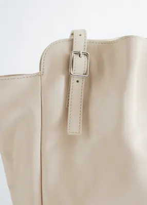 Tote bag en cuir avec bandoulières à boucles - Beige clair — photo 4
