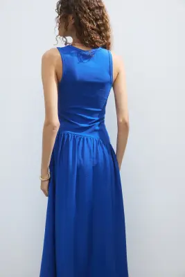 Robe avec jupe évasée - Bleu vif — photo 3