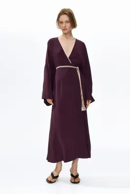 Robe en viscose avec ceinture - Violet prune foncé — photo 1