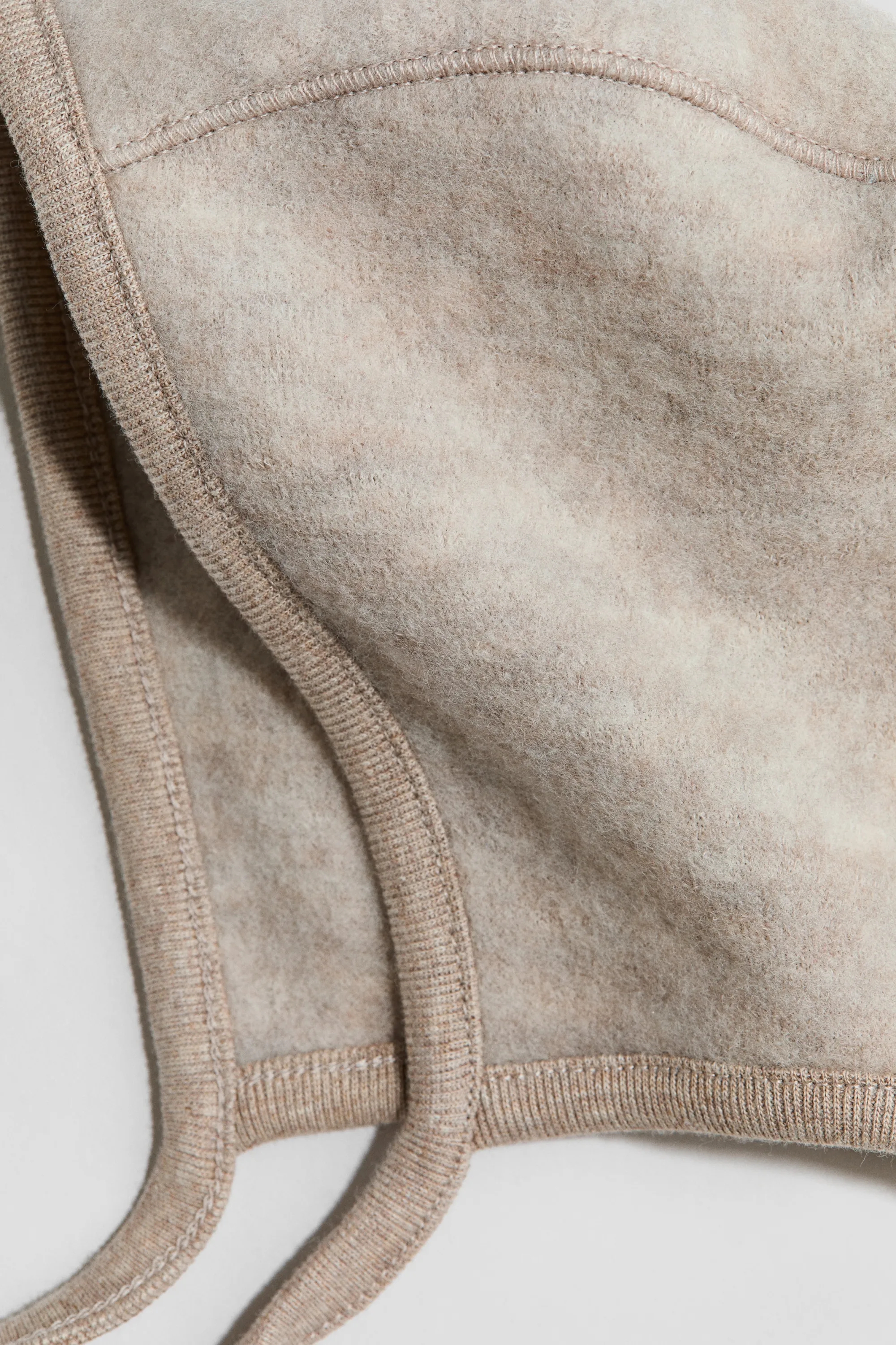 Bonnet béguin en polaire de laine mélangée - Beige