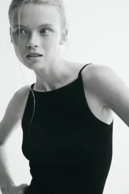 Robe à bretelles fines en maille côtelée - Noir — photo 3