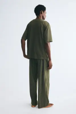 T-shirt et pantalon de pyjama Relaxed Fit - Vert kaki/rayé — photo 3