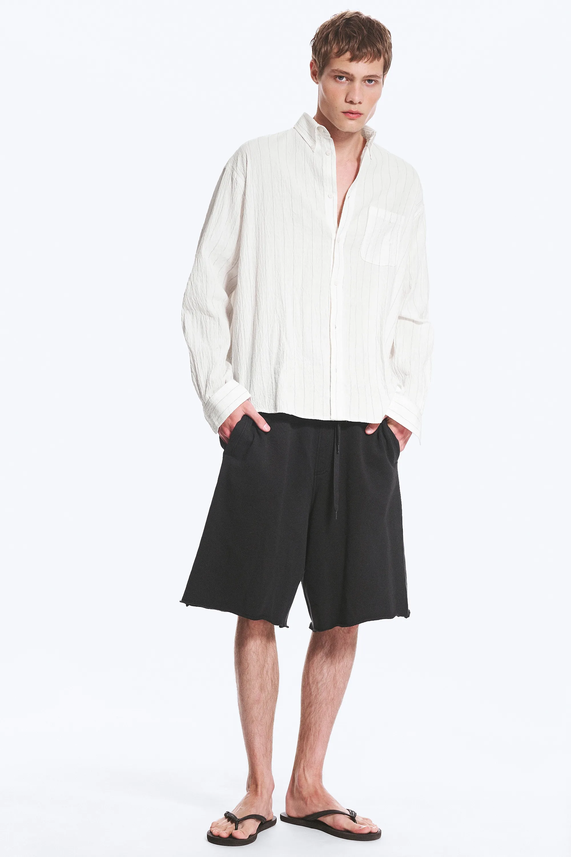 Chemise structurée ample boutonnée - Blanc poudré rayé
