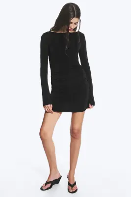 Robe courte à encolure bateau et manches longues froncées - Noir - Strass — photo 2