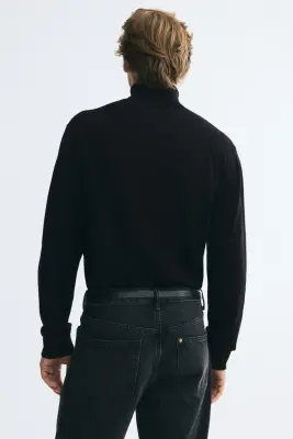 Pull col roulé Regular Fit en laine mérinos - Noir — photo 4