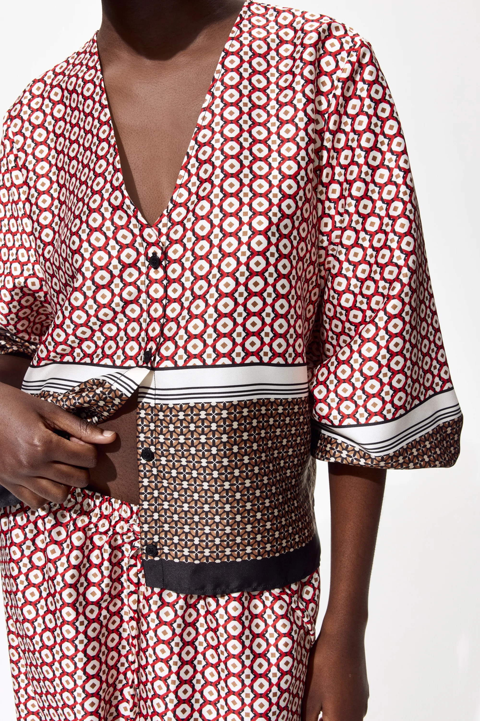 Blouse à encolure en V - Rouge/motif