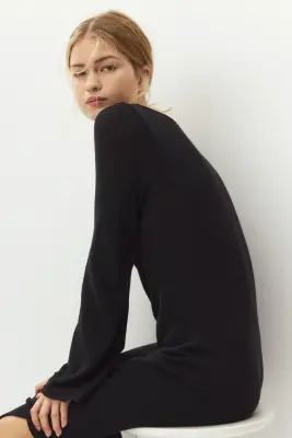 Robe à encolure bateau en maille fine - Noir — photo 2