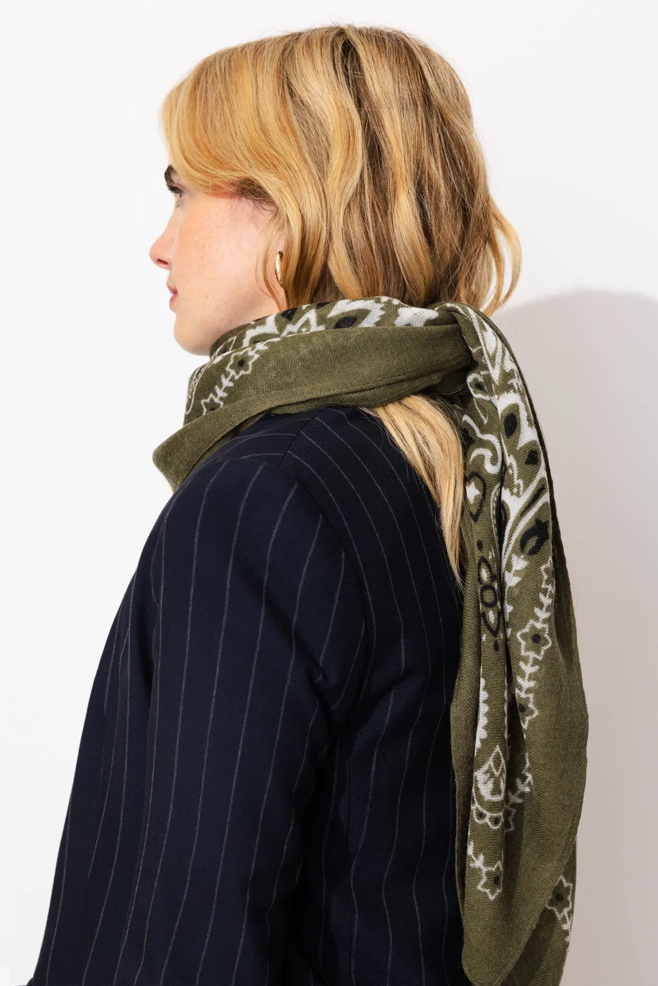 Foulard carré en laine Femme