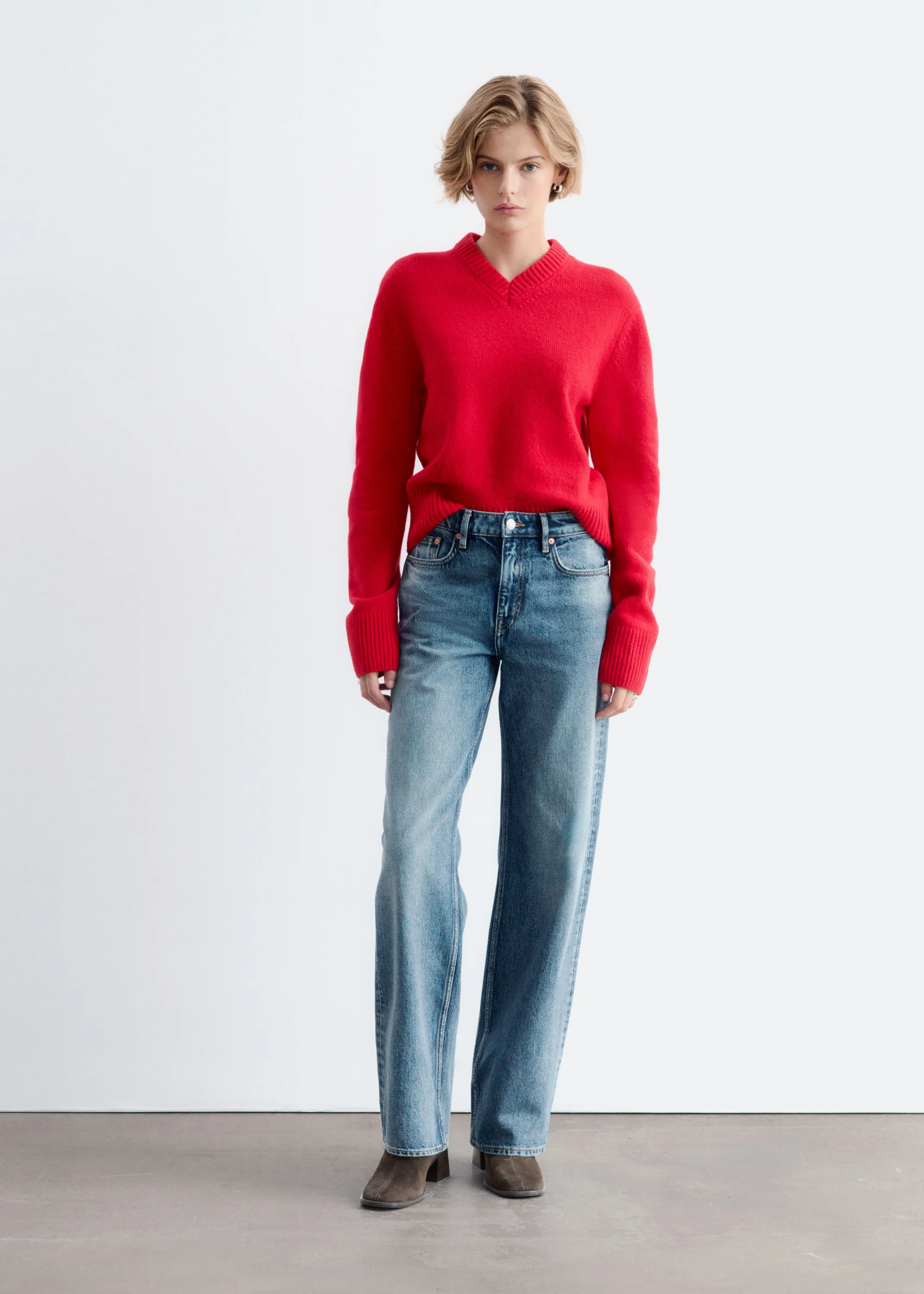 Pull à col en V côtelé - Rouge