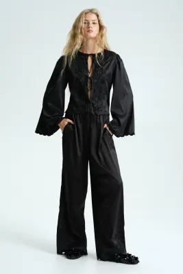 Blouse à nouer en satin - Noir — photo 2