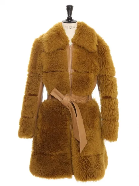 Manteau shearling en peau retournée ceinture cuir camel Prix boutique 4000€ Taille 38