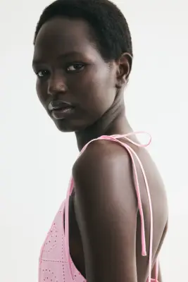 Robe en broderie anglaise avec bretelles à nouer - Rose clair — photo 3