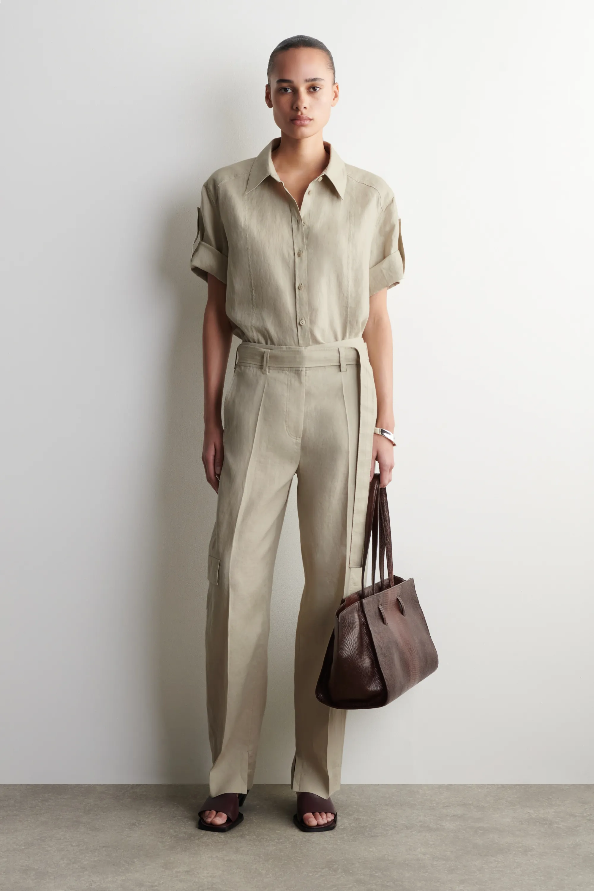 CHEMISE EN LIN À MANCHES RETROUSSÉES - SABLE