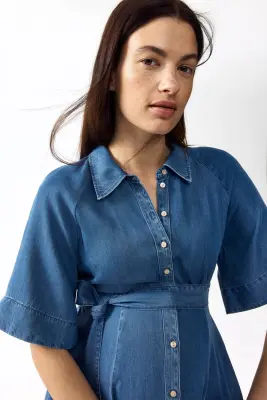 MAMA Robe en denim avec ceinture à nouer - Bleu denim — photo 2