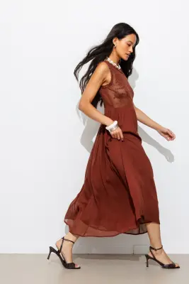 Robe brodée sans manches — photo 2