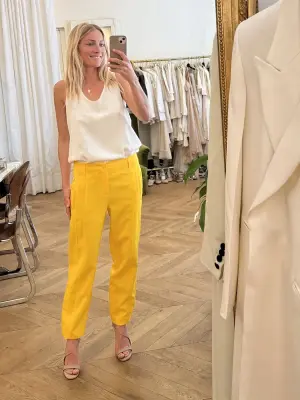 Pantalon taille basse fluide en crêpe jaune vif Prix boutique 300€ Taille 40 — photo 2
