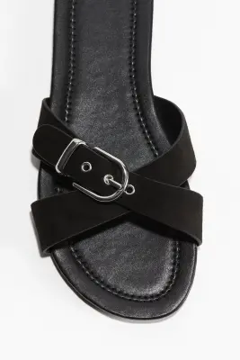 Sandales à brides croisées - Noir — photo 1