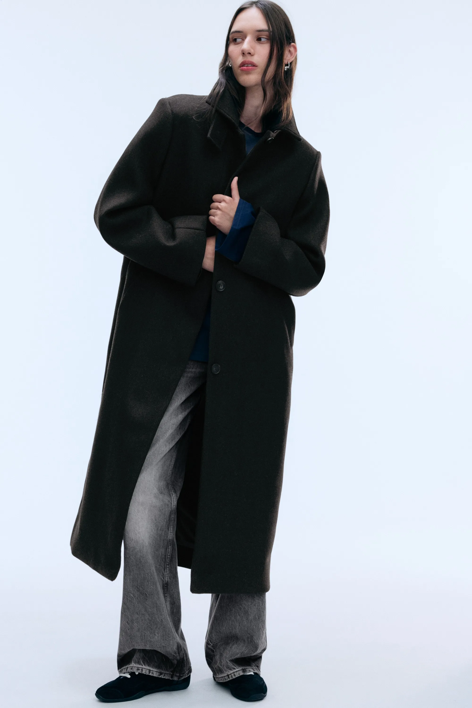 Manteau oversize en laine mélangée à boutonnage simple - Chevrons brun foncé