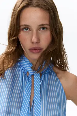 Top avec col volanté à nouer - Bleu/rayé — photo 2