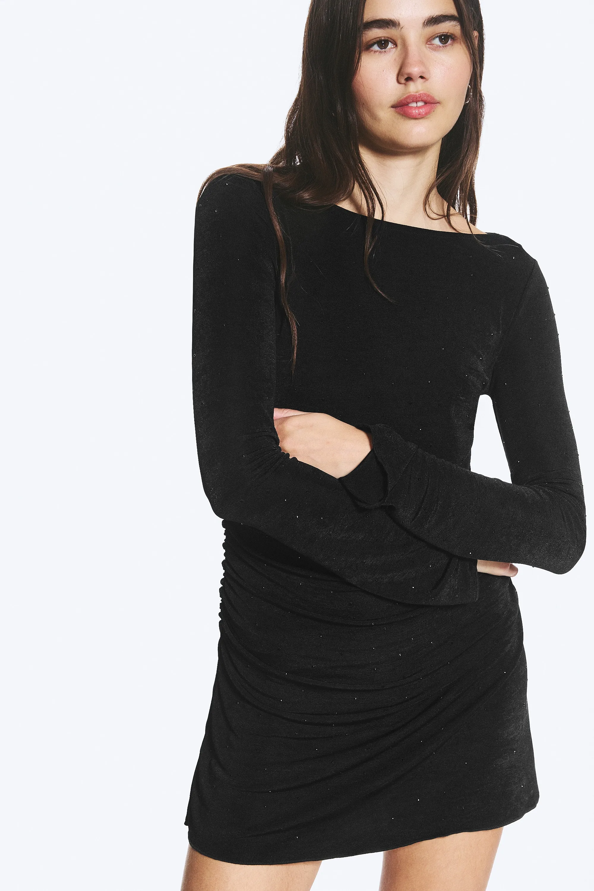 Robe courte à encolure bateau et manches longues froncées - Noir - Strass