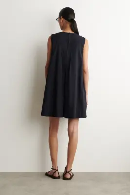 ROBE COURTE À PLIS NERVURÉS SUPERPOSÉS - BLEU MARINE — photo 3