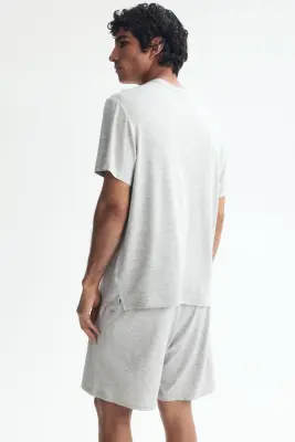 Ensemble de pyjama avec T-shirt et short - Gris clair chiné — photo 2