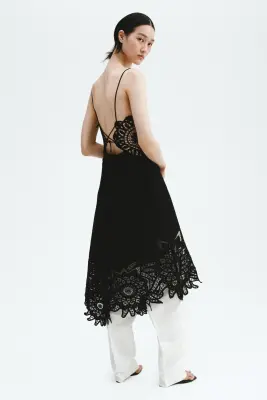 Robe en lin mélangé avec dentelle - Noir — photo 3