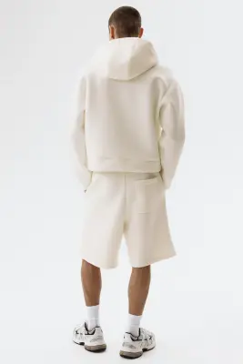 Short Relaxed Fit en scuba - Crème — photo 4