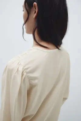 Blouse avec dentelle - Crème — photo 2