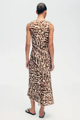Robe en satin avec cordon de serrage - Marron foncé/motif — photo 4