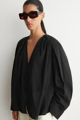CHEMISE COL EN V FRONCÉE EN COTON LÉGER - NOIR — photo 3
